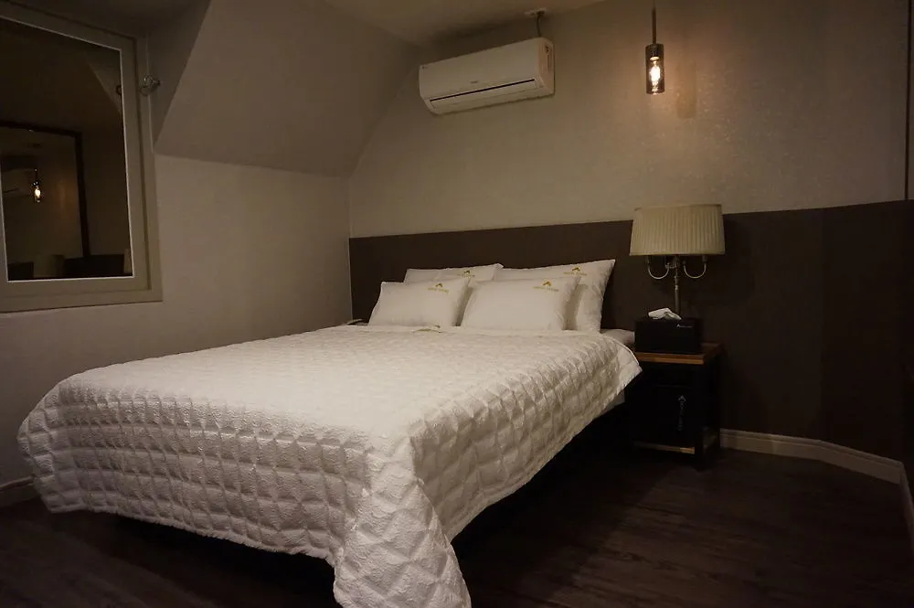 Hotel Louis Busan 2*,  South Korea